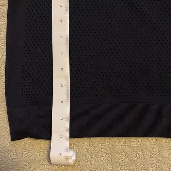 Lululemon sz 4 navy blue mesh breeze by muscle tank II - Picture 7 of 8